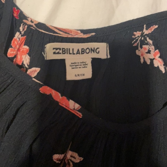 Billabong cold shoulder top - Picture 3 of 3